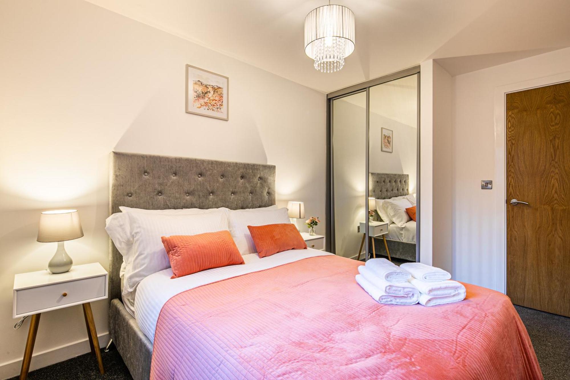 Stylish 2 Bed Apt 18 - City Centre, Free Parking, Espresso Machine & Netflix - Hosted By Stay Host Save 셰필드 외부 사진