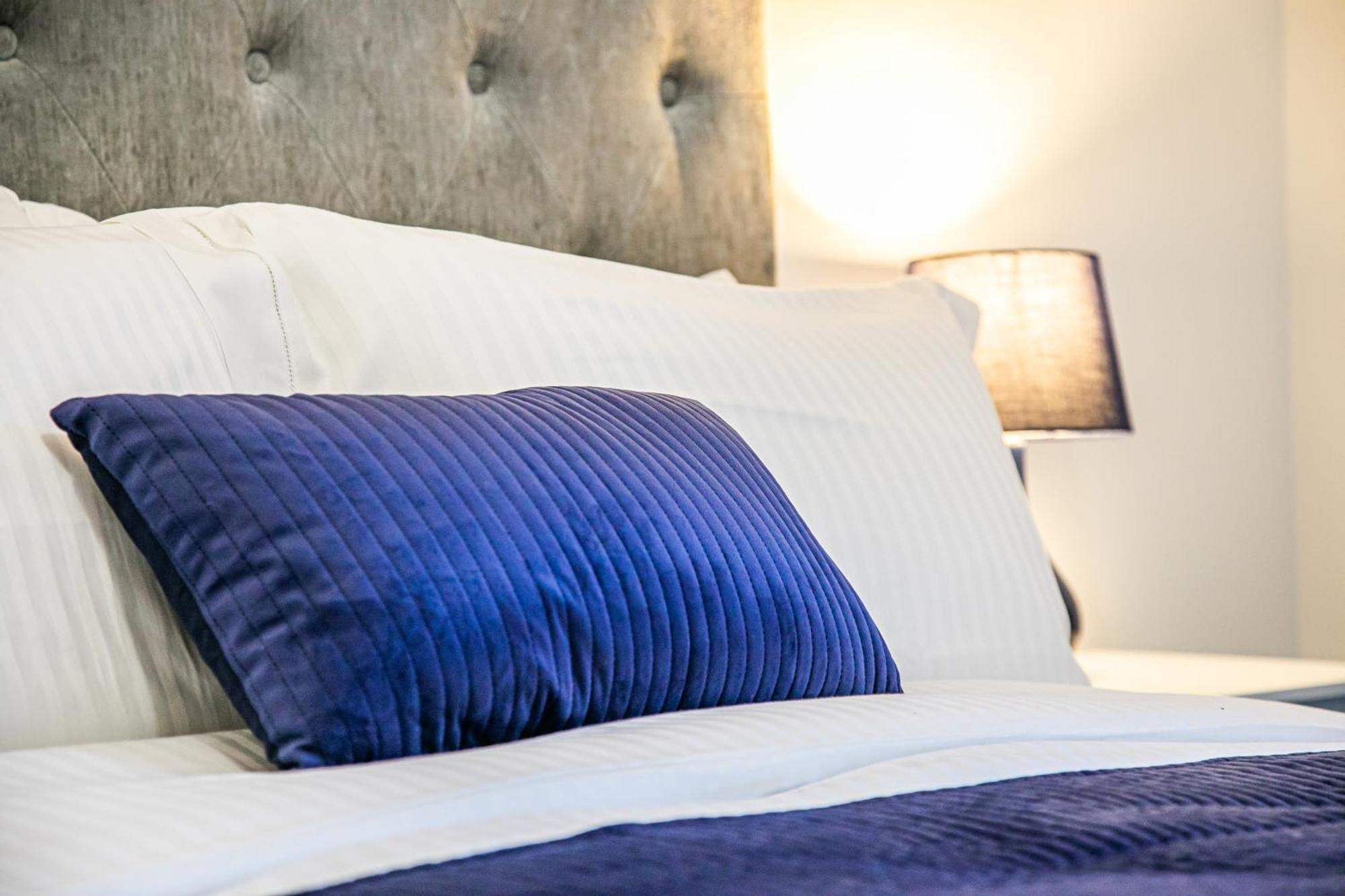 Stylish 2 Bed Apt 18 - City Centre, Free Parking, Espresso Machine & Netflix - Hosted By Stay Host Save 셰필드 외부 사진