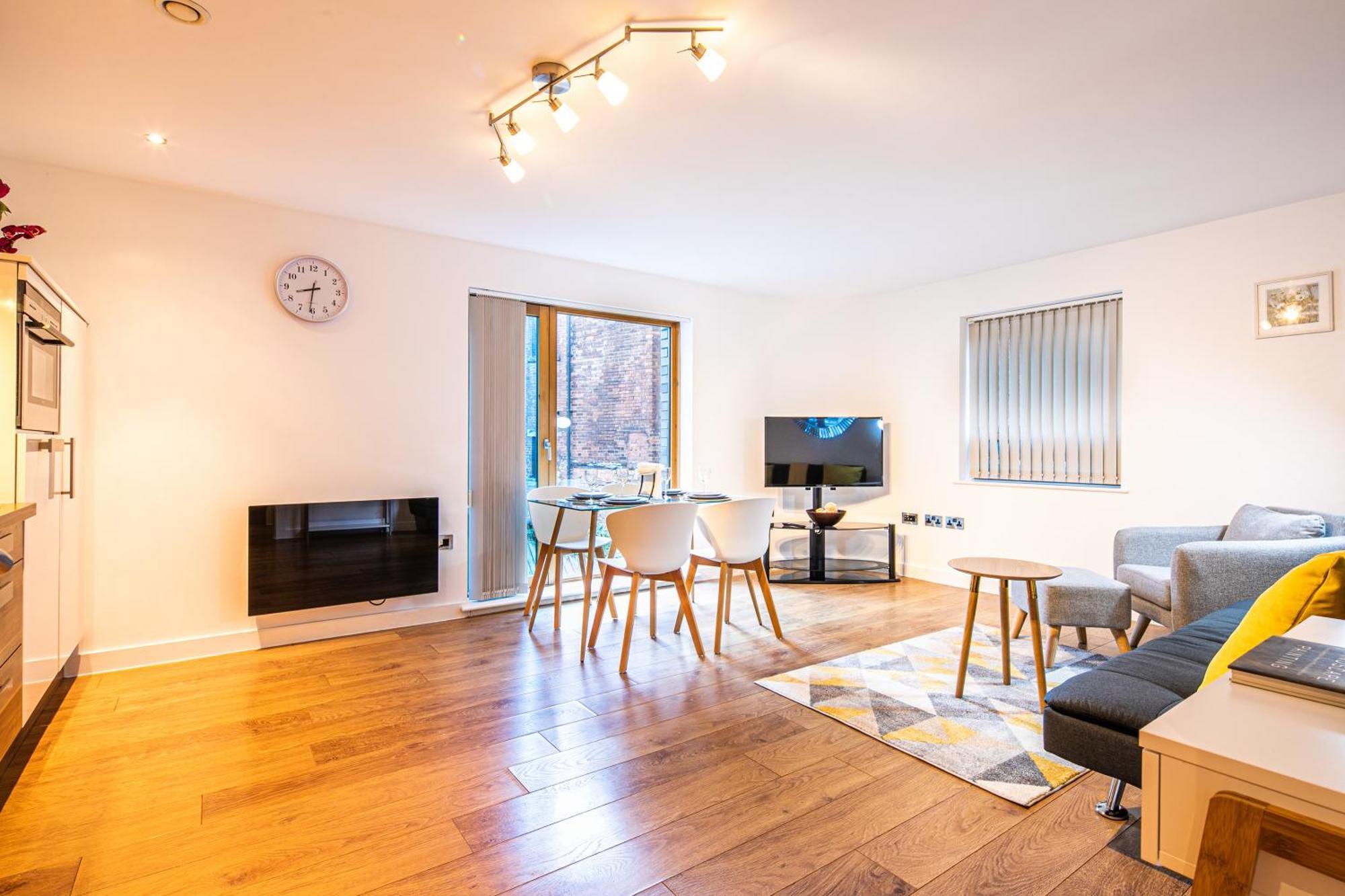 Stylish 2 Bed Apt 18 - City Centre, Free Parking, Espresso Machine & Netflix - Hosted By Stay Host Save 셰필드 외부 사진